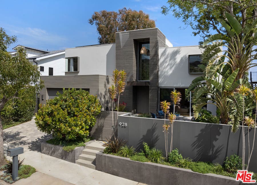 Property photo for 928 Las Lomas Avenue, Pacific Palisades, CA