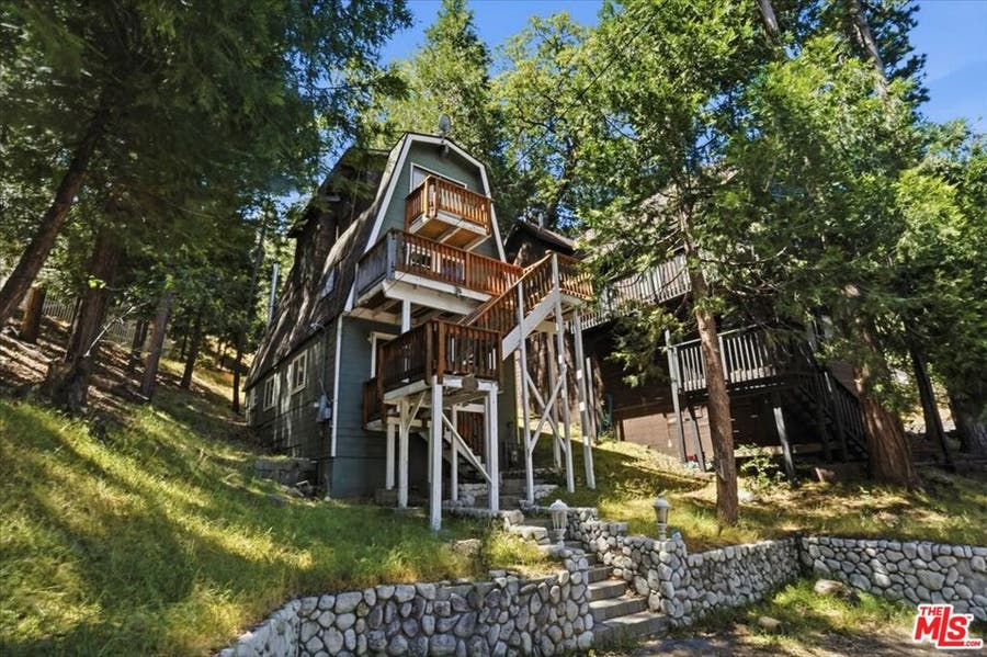 Property photo for 27071 Overlook Lane, Lake Arrowhead, CA