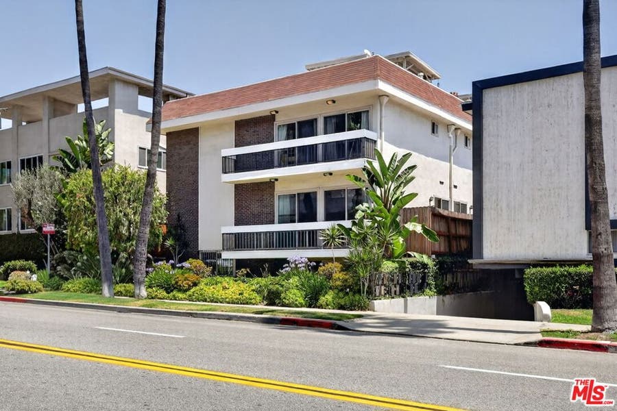 Property photo for 184 N Crescent Drive, Beverly Hills, CA