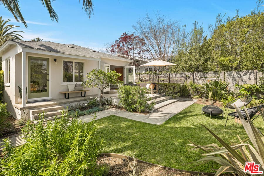 Property photo for 2477 Walnut Avenue, Venice, CA