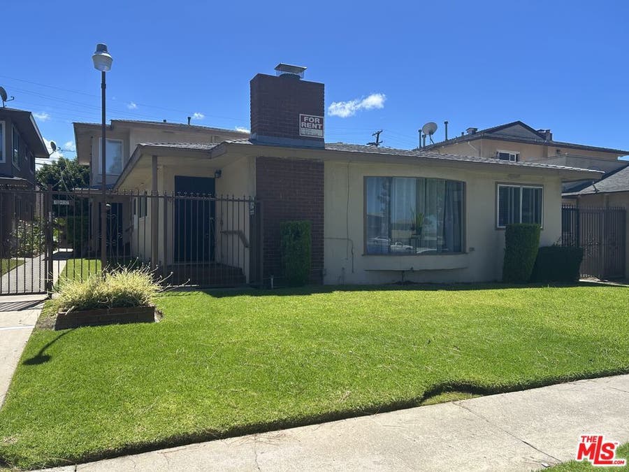 Property photo for 10432 Crenshaw Boulevard, Inglewood, CA