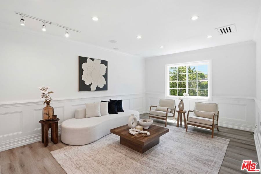Property photo for 17721 Burbank Boulevard, Encino, CA