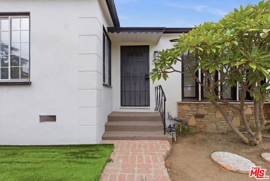 Property photo for 542 N Genesee Avenue, Los Angeles, CA
