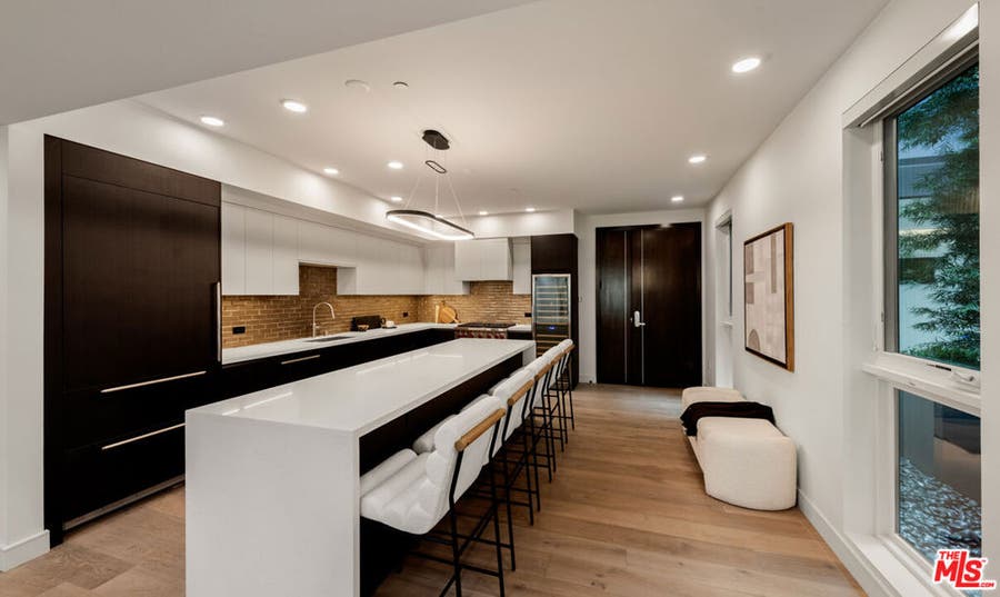 Property photo for 505 S Barrington Avenue, #208, Los Angeles, CA