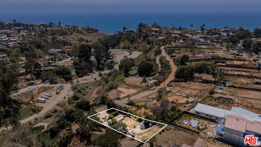 Property photo for 627 N Marquette Street, Pacific Palisades, CA