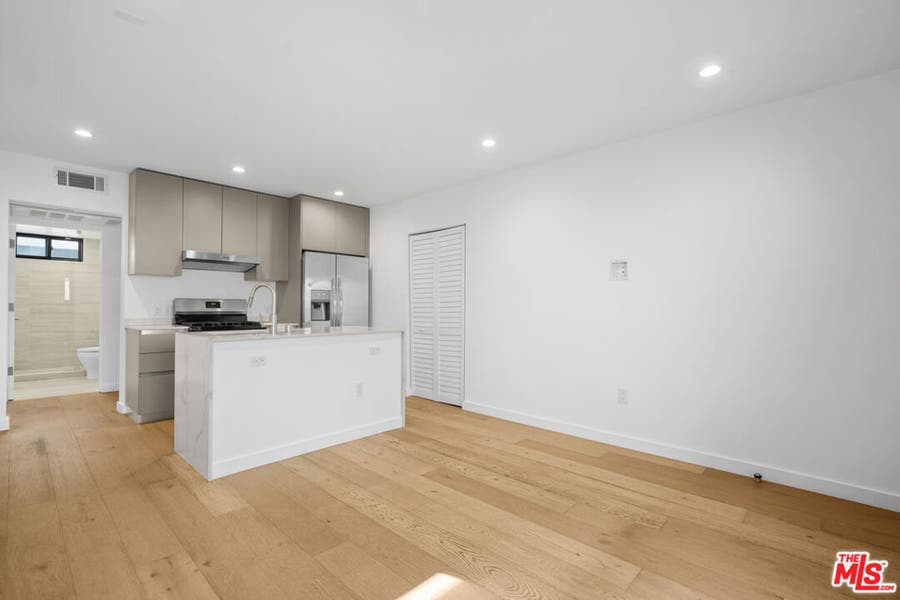 Property photo for 11785 Gateway Boulevard, #2, Los Angeles, CA