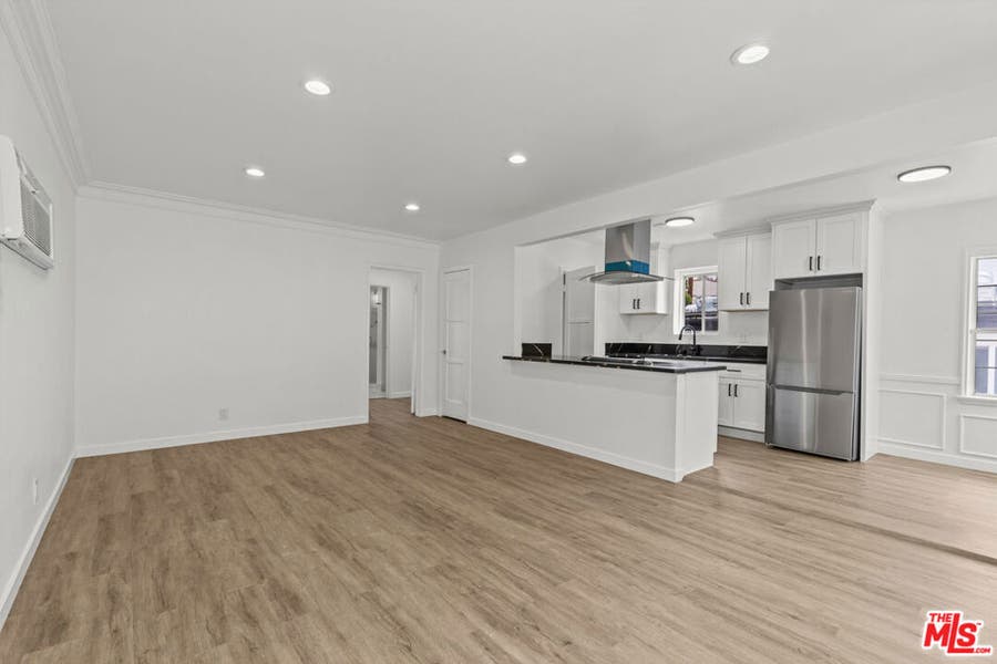 Property photo for 544 N Genesee Avenue, Los Angeles, CA