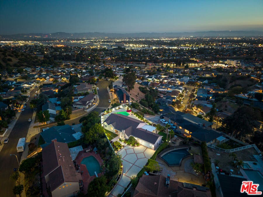 Property photo for 8471 Vine Valley Drive, Sun Valley, CA