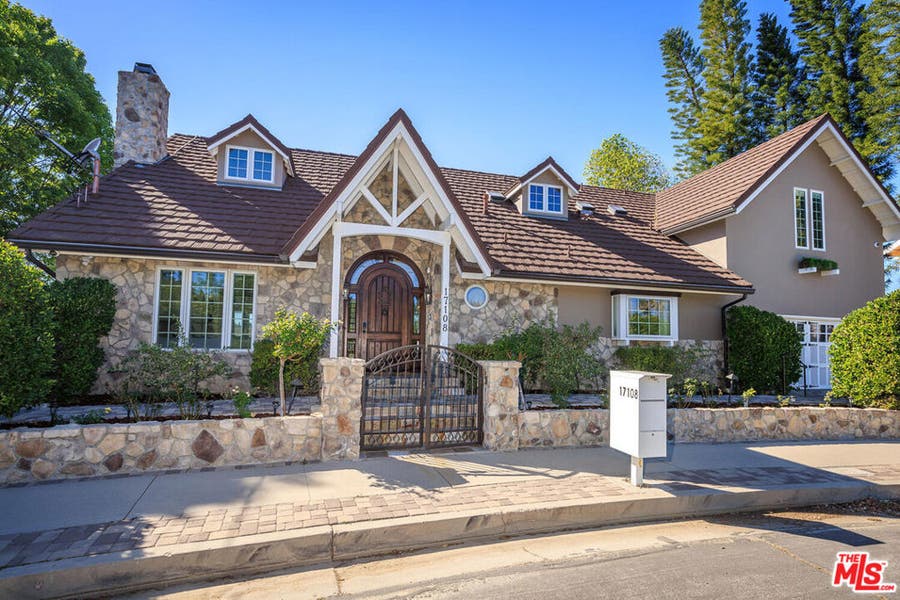Property photo for 17108 OAK VIEW Drive, Encino, CA