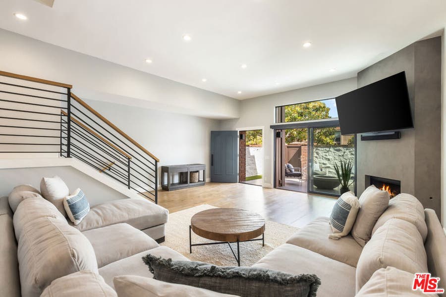 Property photo for 13036 Mindanao Way, #4, Marina Del Rey, CA