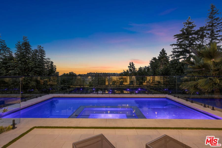 Property photo for 16800 Oak View Drive, Encino, CA