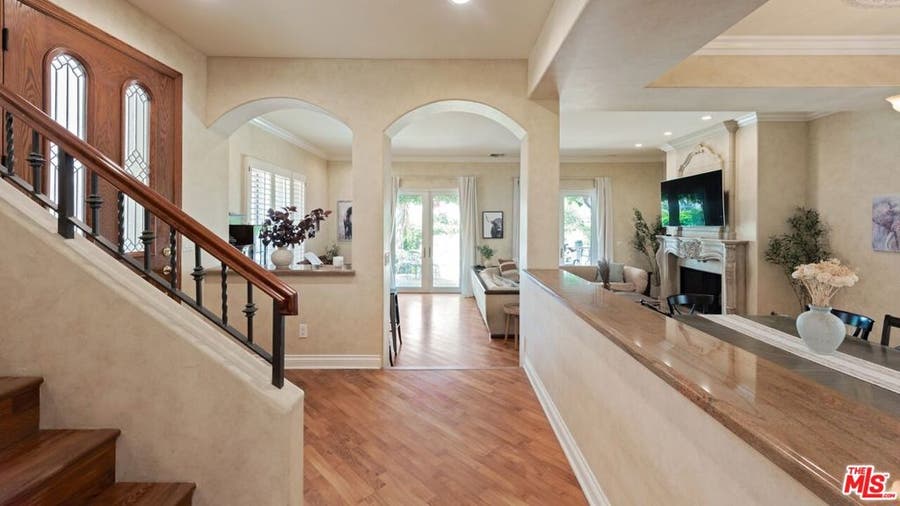 Property photo for 130 Channel Pointe Mall, Marina Del Rey, CA