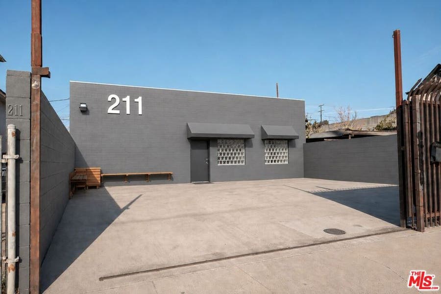 Property photo for 211 W Avenue 33, Los Angeles, CA