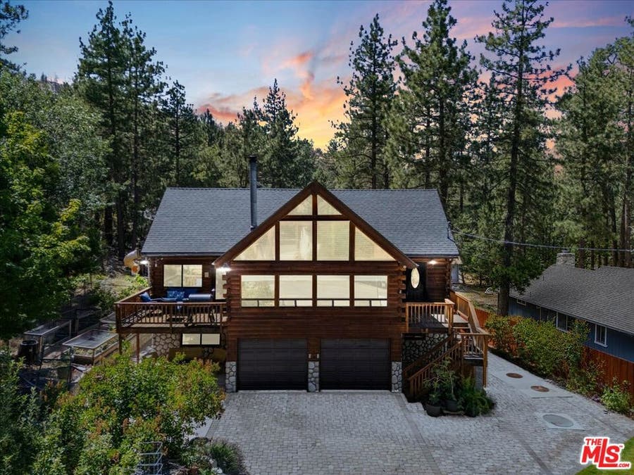 Property photo for 490 Lark Road, Wrightwood, CA