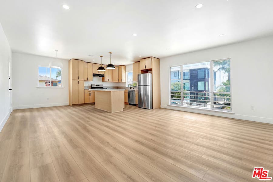 Property photo for 1435 S Hayworth Avenue, #4, Los Angeles, CA