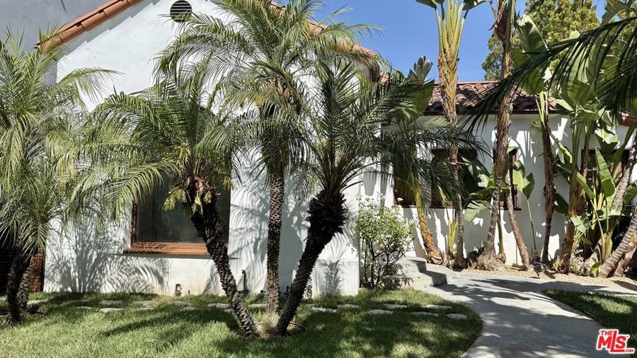 Property photo for 118 N La Peer Drive, Los Angeles, CA