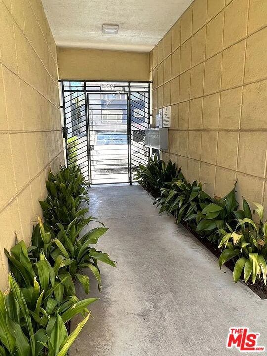 Property photo for 924 N Curson Avenue, #4, West Hollywood, CA