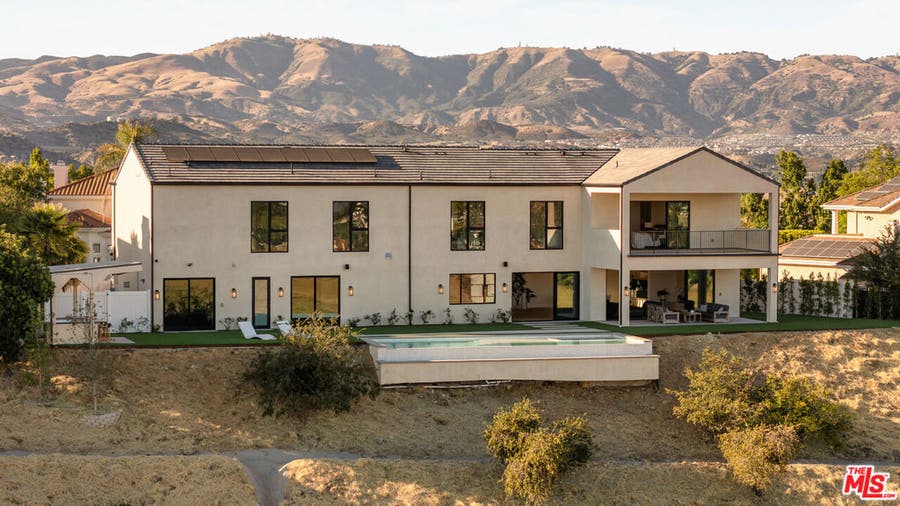 Property photo for 22328 S Summit Ridge Circle, Chatsworth, CA
