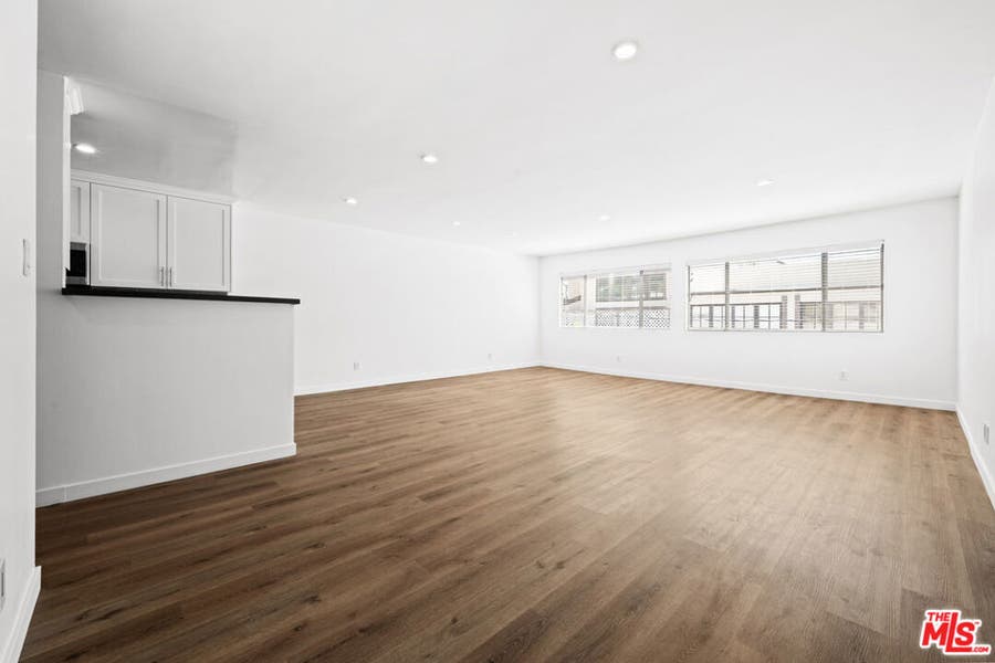 Property photo for 136 S Palm Drive, #305, Beverly Hills, CA