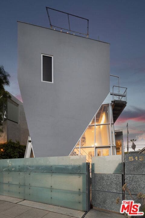 Property photo for 513 Grand Boulevard, Venice, CA