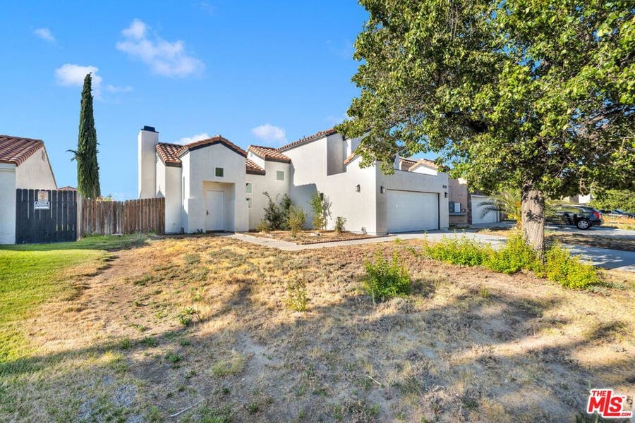 Property photo for 3723 Hollowglen Drive, Palmdale, CA