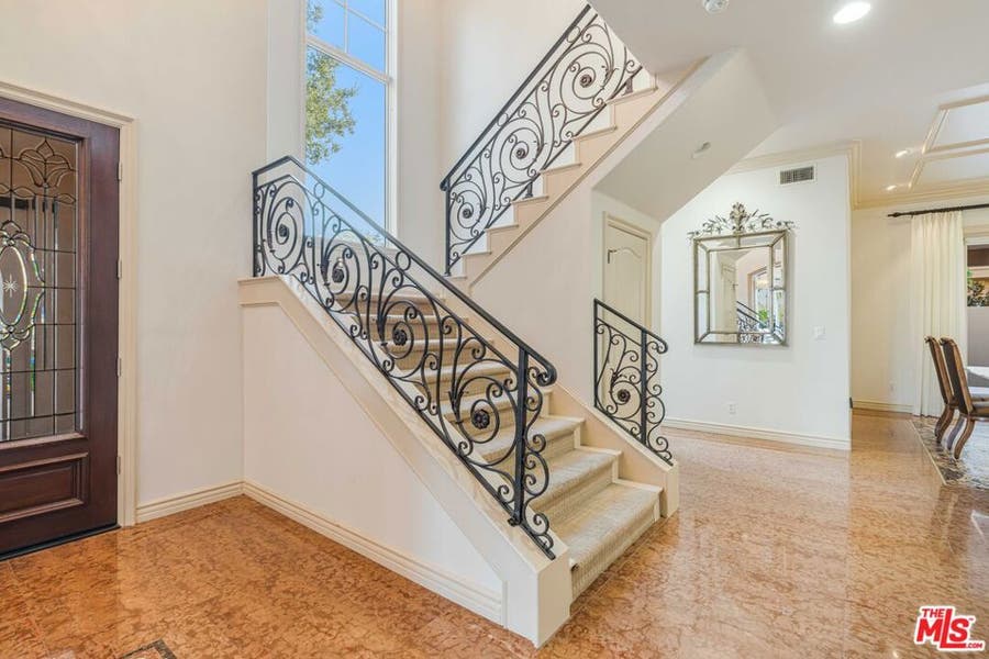 Property photo for 868 Braewood Court, South Pasadena, CA