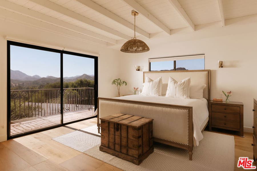 Property photo for 685 Wonder View Drive, Calabasas, CA