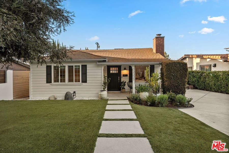 Property photo for 22227 Avenue San Luis, Woodland Hills, CA