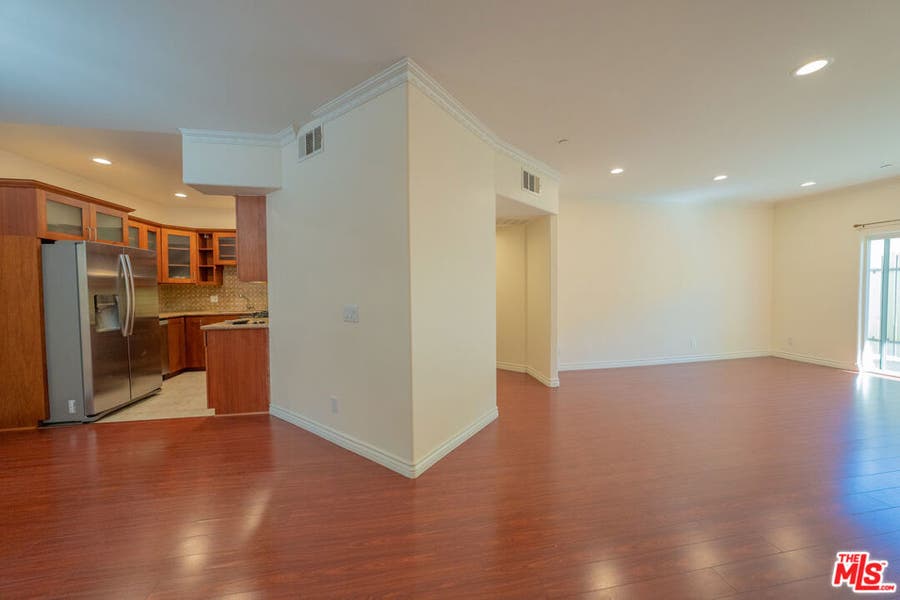 Property photo for 626 E Orange Grove Avenue, #105, Burbank, CA