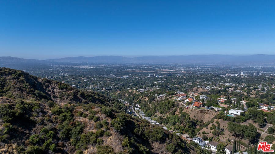 Property photo for 17158 Clemons Drive, Encino, CA