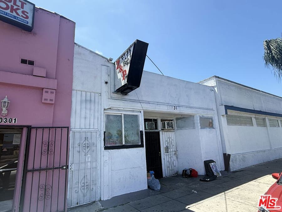 Property photo for 10231 Hawthorne Boulevard, Inglewood, CA