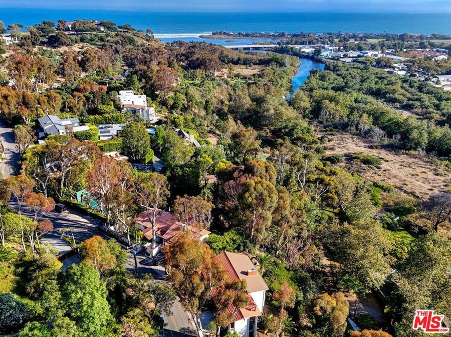 Property photo for 3557 Serra Road, Malibu, CA