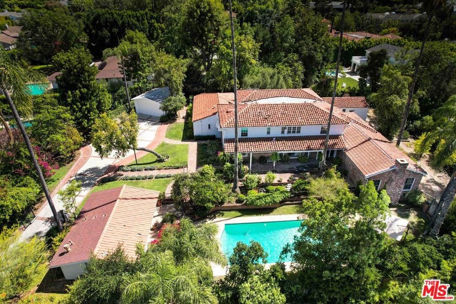 Property photo for 17534 Corinthian Drive, Encino, CA