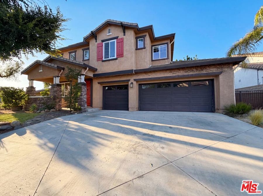 Property photo for 22017 Sunrise View Place, Santa Clarita, CA