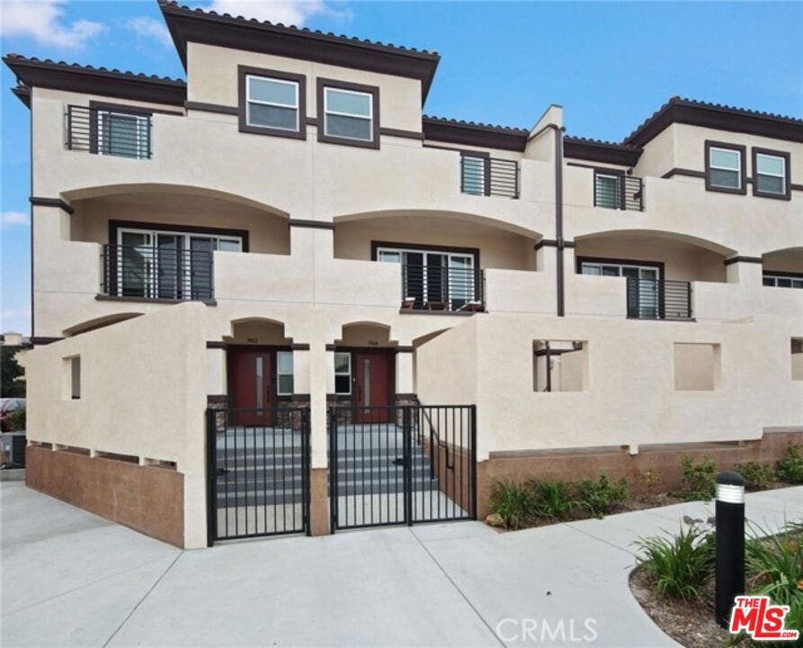 Property photo for 904 Warwick Avenue, Thousand Oaks, CA