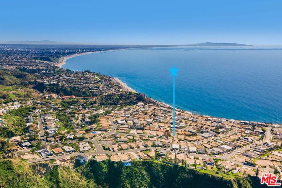 Property photo for 3711 Oceanhill Way, Malibu, CA