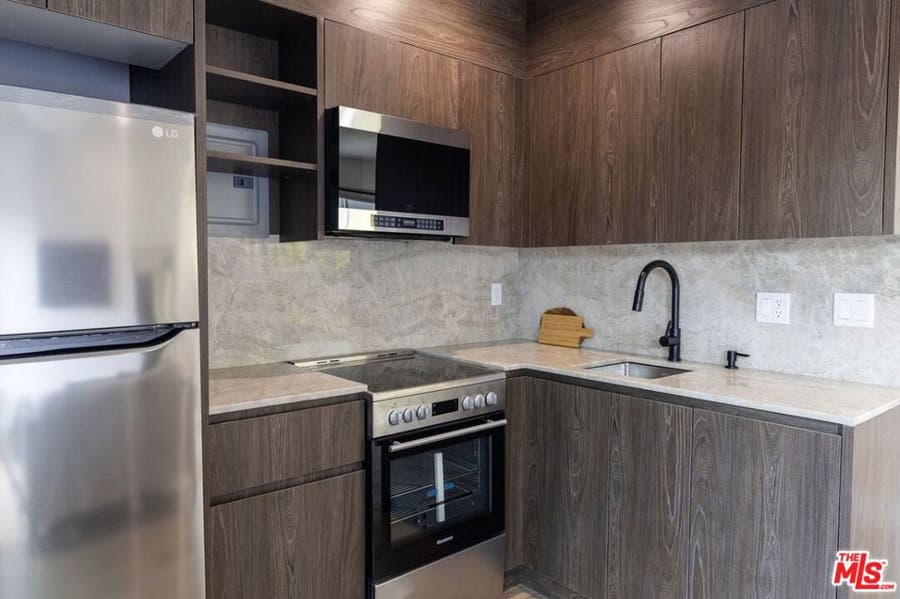 Property photo for 925 N Mariposa Avenue, #1/4, Los Angeles, CA