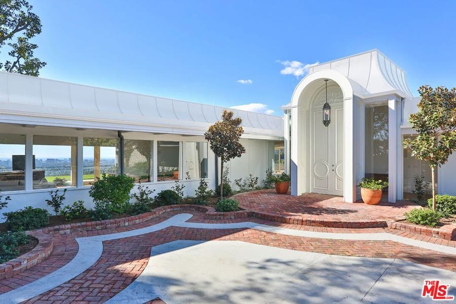Property photo for 1174 N Hillcrest Road, Beverly Hills, CA