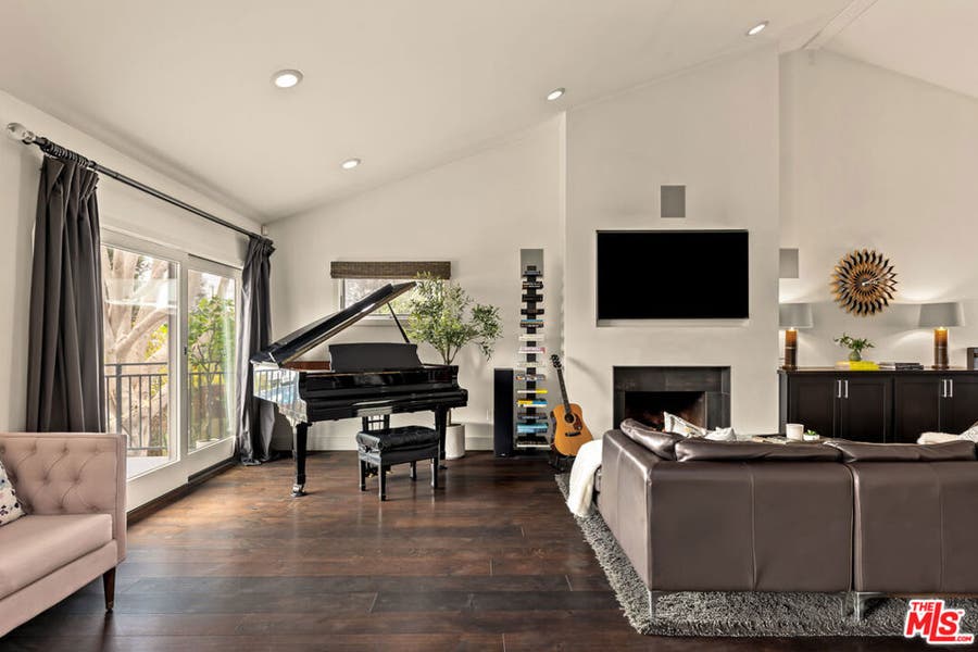 Property photo for 8231 Gulana Avenue, Playa Del Rey, CA
