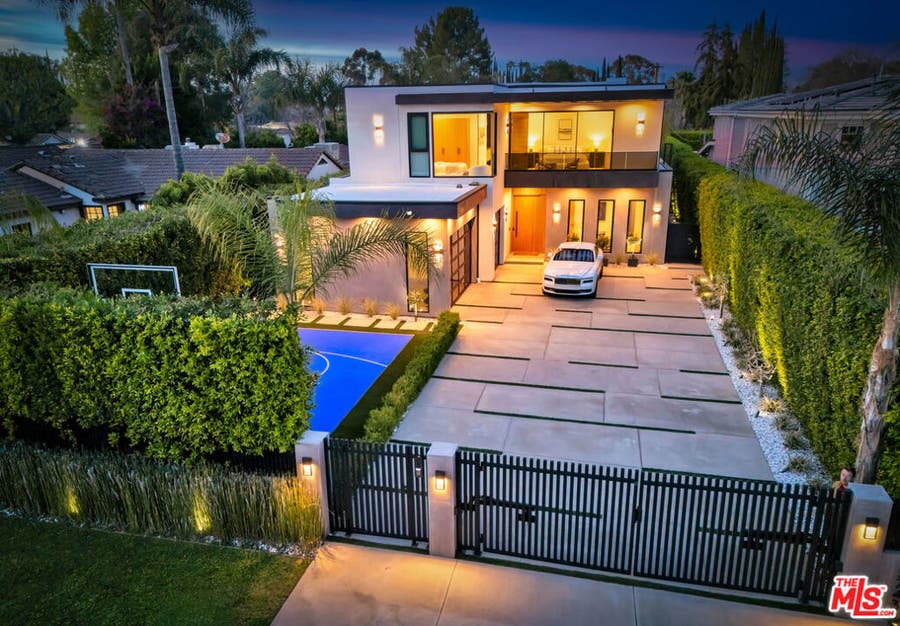 Property photo for 15743 Hesby Street, Encino, CA