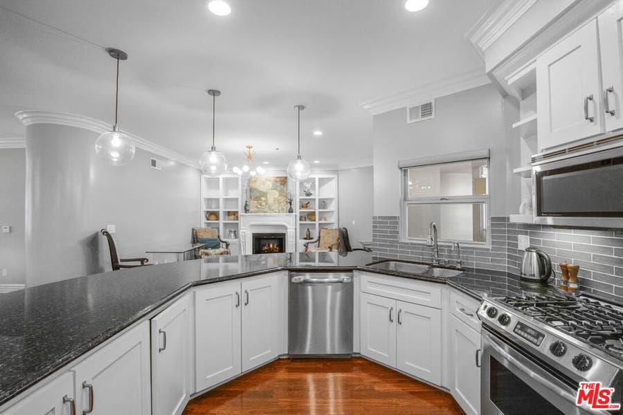Property photo for 850 N Croft Avenue, #203, Los Angeles, CA