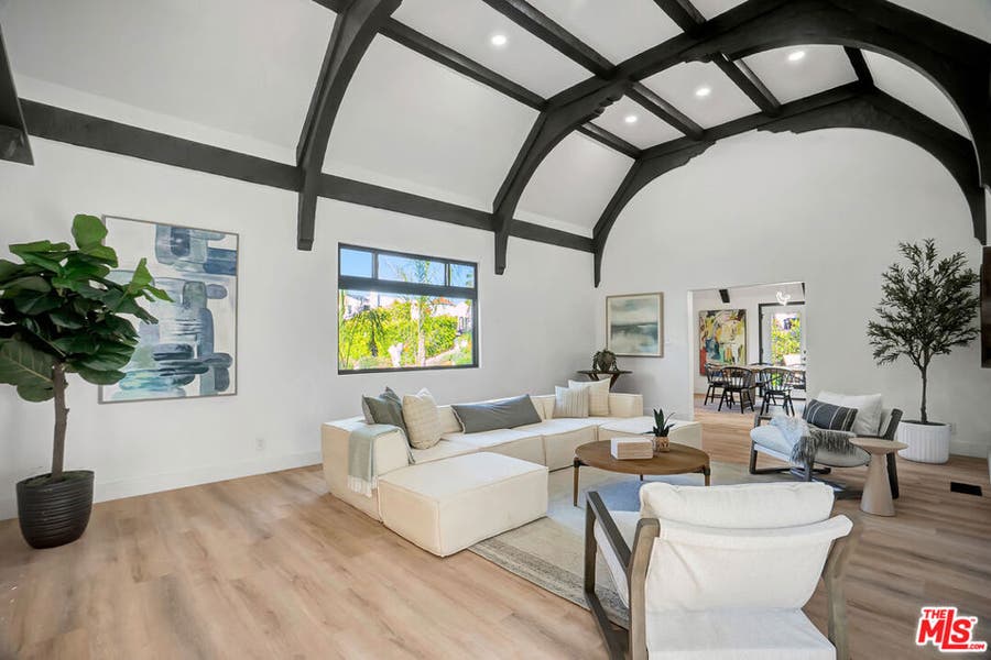 Property photo for 1145 S Longwood Avenue, Los Angeles, CA