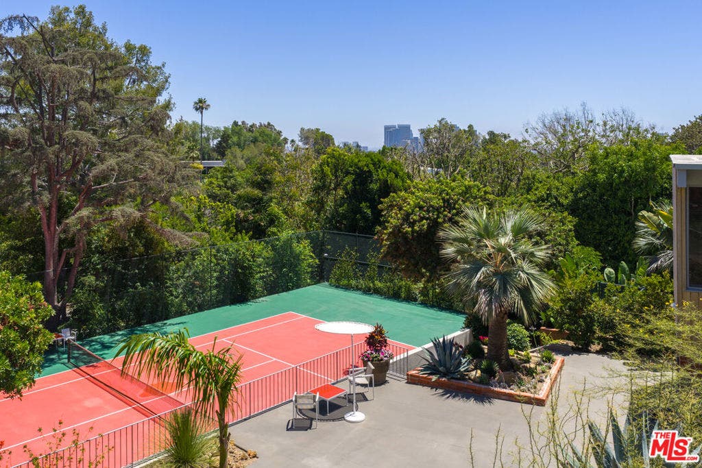 1035 Summit Drive, Beverly Hills, CA 90210 1035 Summit Drive, Beverly Hills, CA 90210
