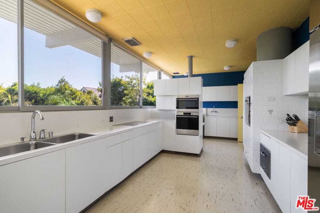 1035 Summit Drive, Beverly Hills, CA 90210 1035 Summit Drive, Beverly Hills, CA 90210