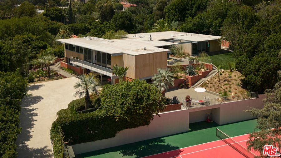 Property photo for 1035 Summit Drive, Beverly Hills, CA