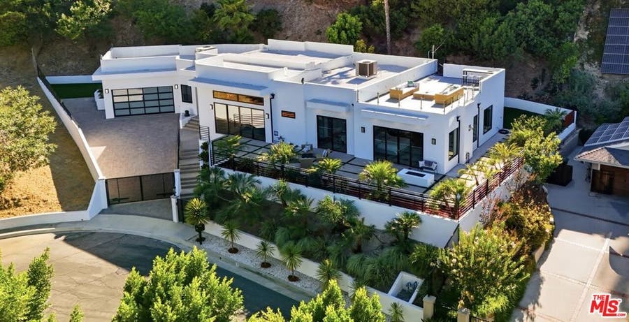 Property photo for 4637 Dunas Lane, Tarzana, CA