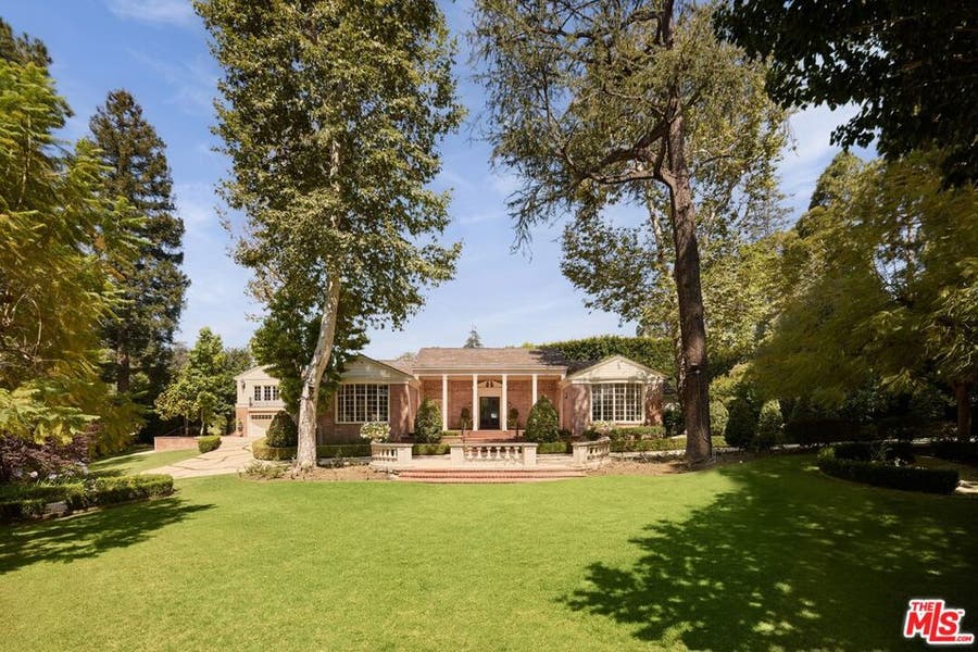 Property photo for 1001 N Crescent Drive, Beverly Hills, CA