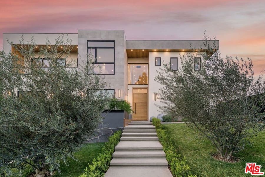 Property photo for 3951 Royal Oak Place, Encino, CA