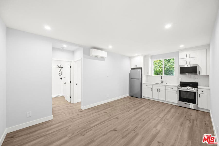 Property photo for 1560 S Genesee Avenue, Los Angeles, CA