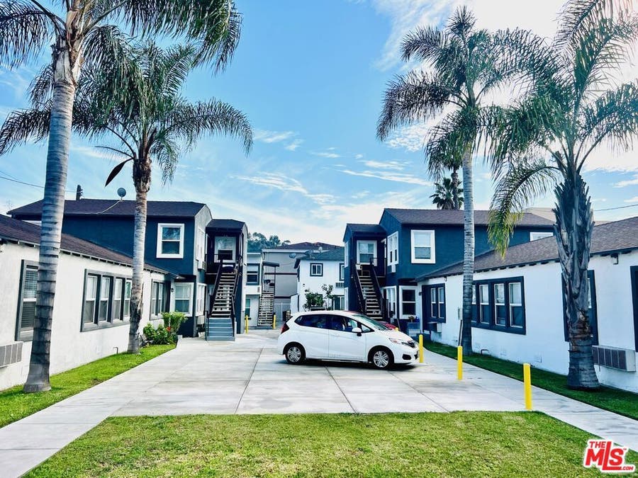 Property photo for 604 E CHEVY CHASE Drive, #B, Glendale, CA